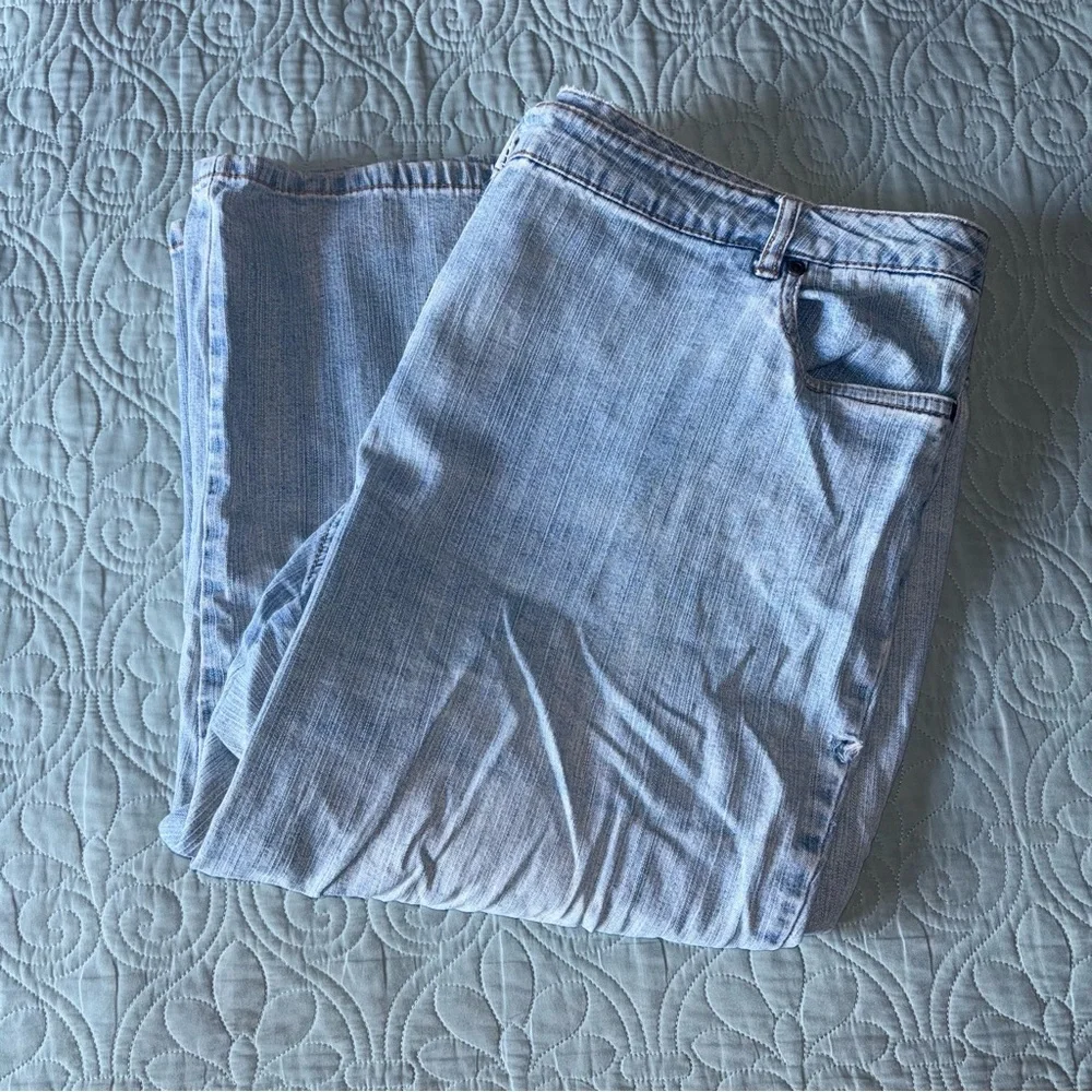 Taillissime Classic Blue Denim Capris - Picture 5 of 6